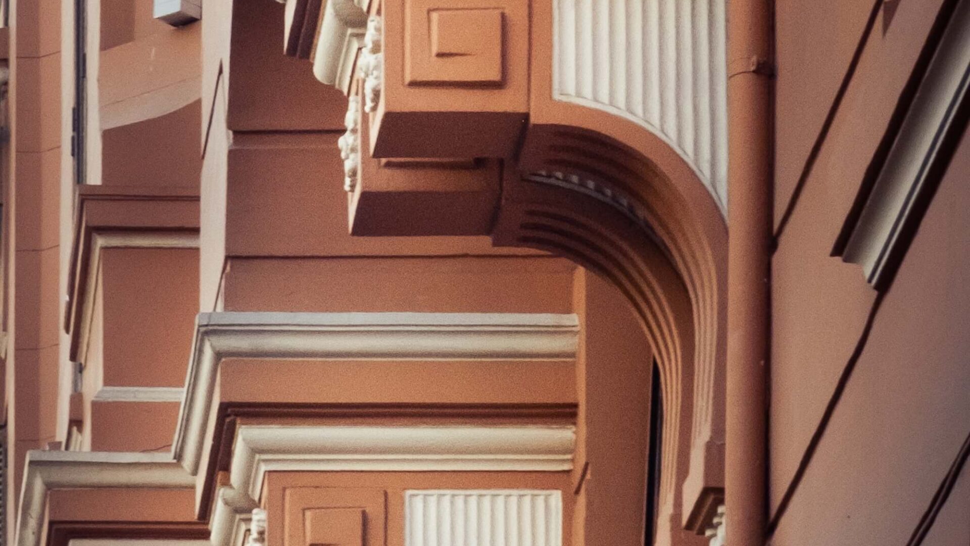 Al Ismaelia - Landmarks - DEC25 - 22 Farida - Split Hero - 3